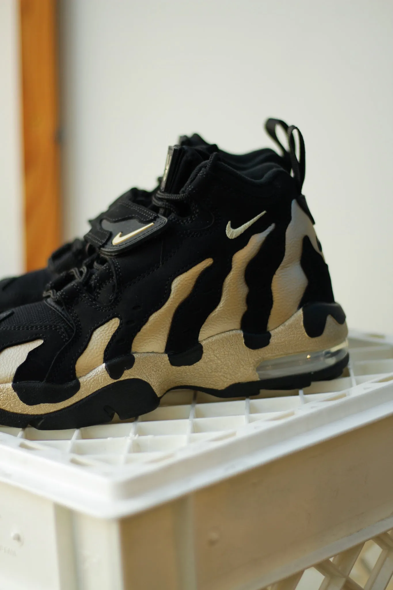 AIR DT MAX '96 "BLACK/VEGAS GOLD"