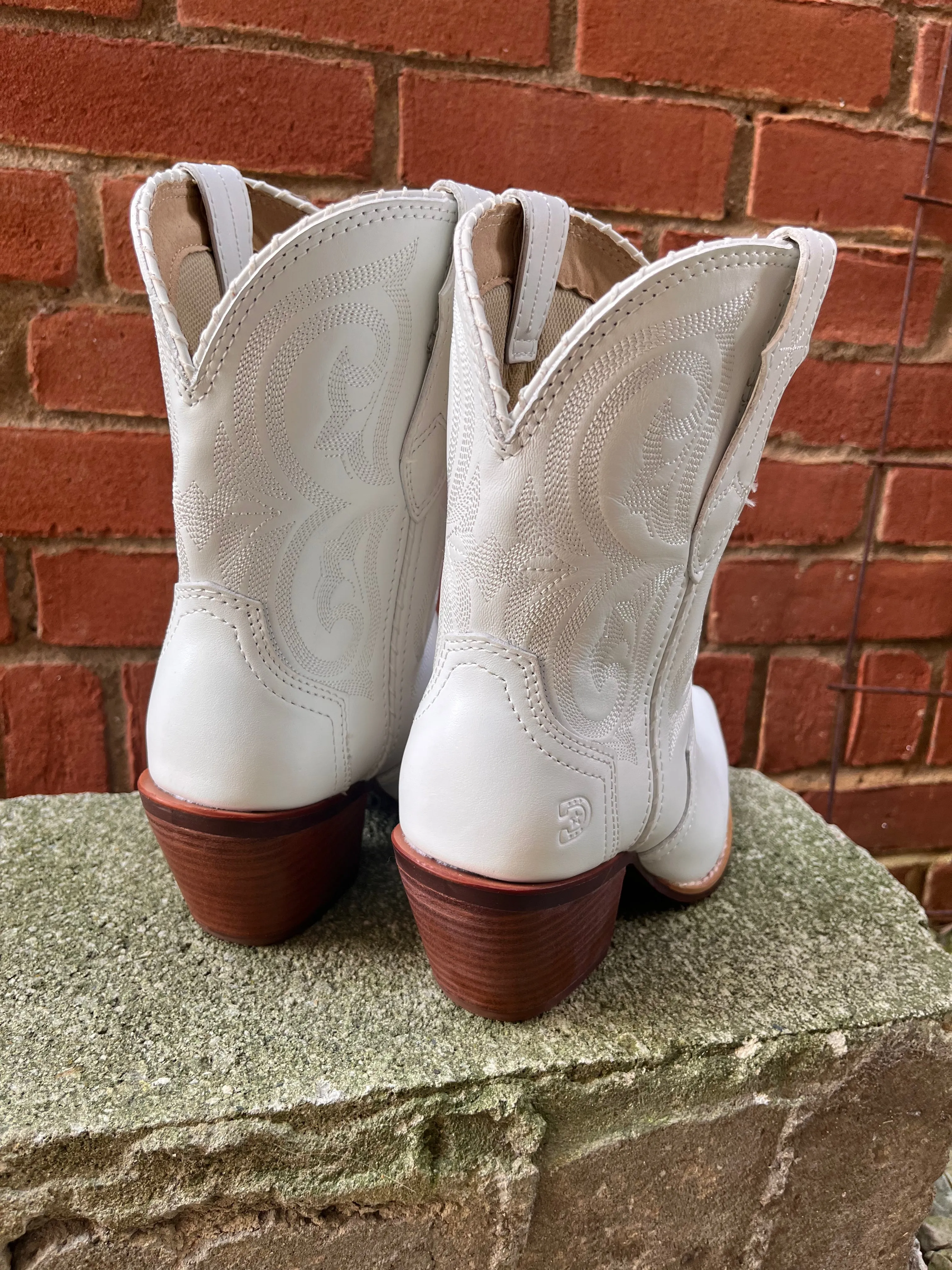 Durango Women's Crush White Cowgirl Boots DRD0465